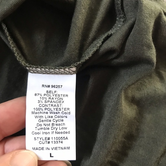 Bundle 3 for $10 Army green with cream eyelet accent tank top in EUC - Picture 5 of 7